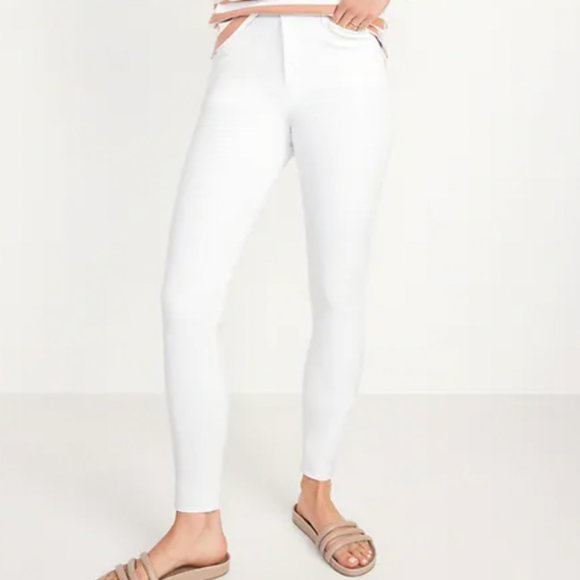 Old Navy White Pixie Pant - Picture 2 of 3
